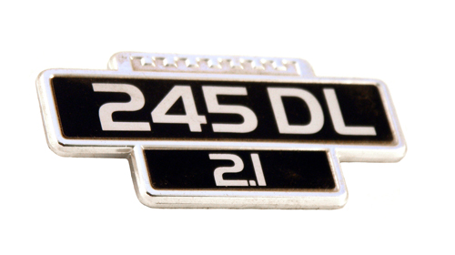Emblem 245DL 2,1 75-79 in der Gruppe Volvo / 240/260 / Karosserie / Emblem / Emblem 240/260 1975-79 bei VP Autoparts AB (1202418)