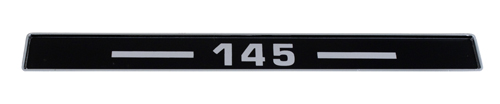 Emblem 145 in der Gruppe Volvo / 140/164 / Karosserie / Emblem / Emblem 145 1974 bei VP Autoparts AB (1213775)