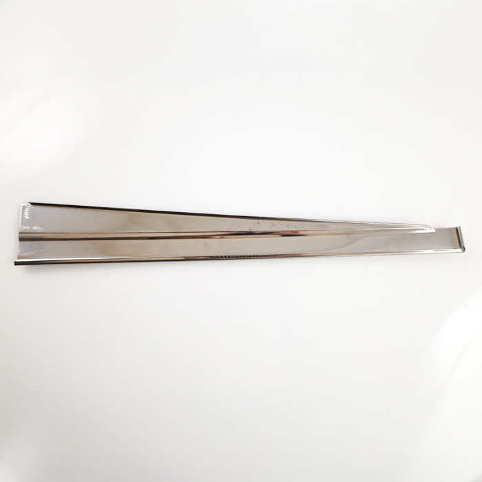 Zierleiste Seitenscheibe 144/5/244/5 v r