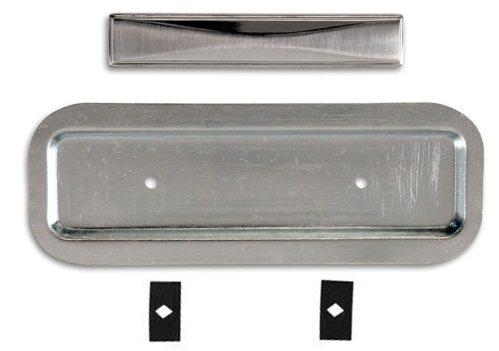 Emblem Upholstery De Luxe Mustang 67