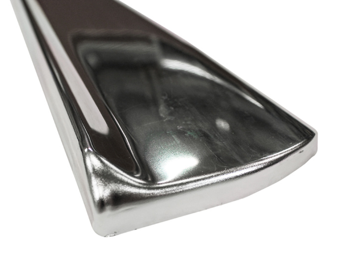 Zierleiste Schweller mit Clips 67-68 re